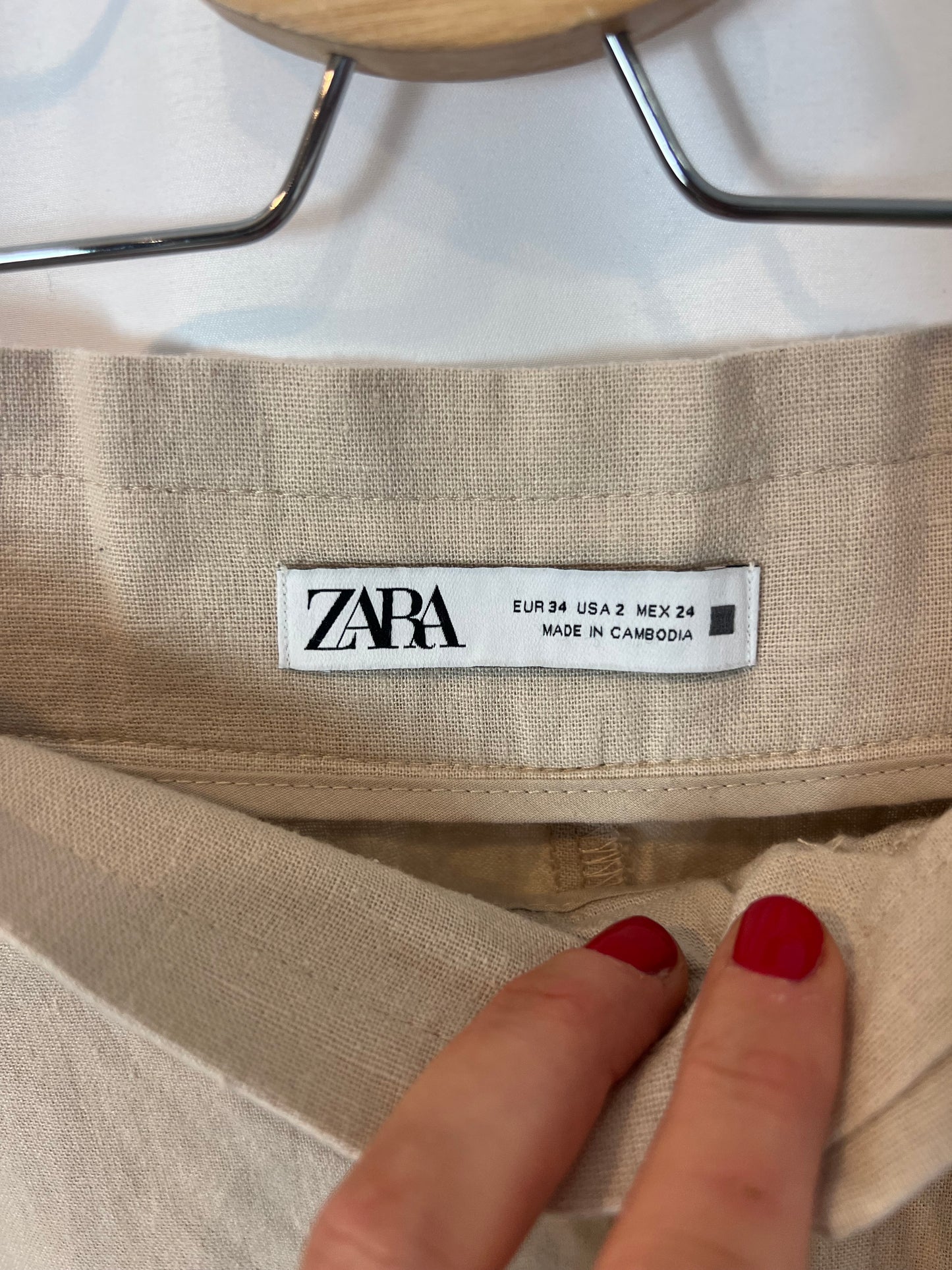ZARA. Beige trousers with pockets. Size 34 (s)