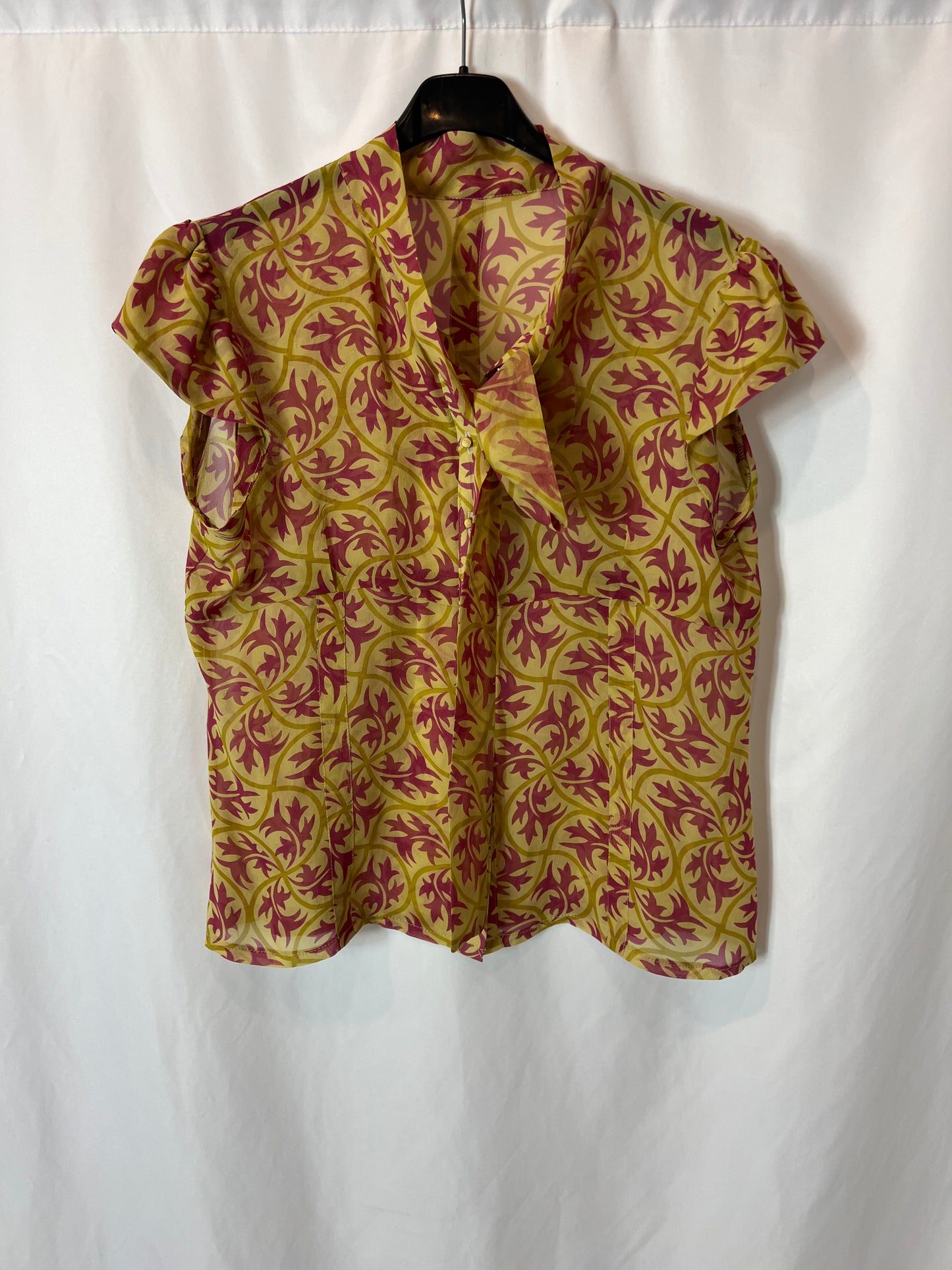 OTRAS. Blusa estampada detalle botones. T 40