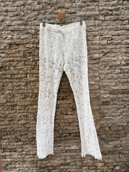 MAJE. Pantalón troquelado color crudo
