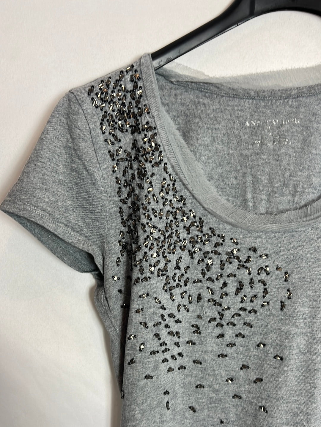 OTHERS. Grey rhinestone t-shirt. TS