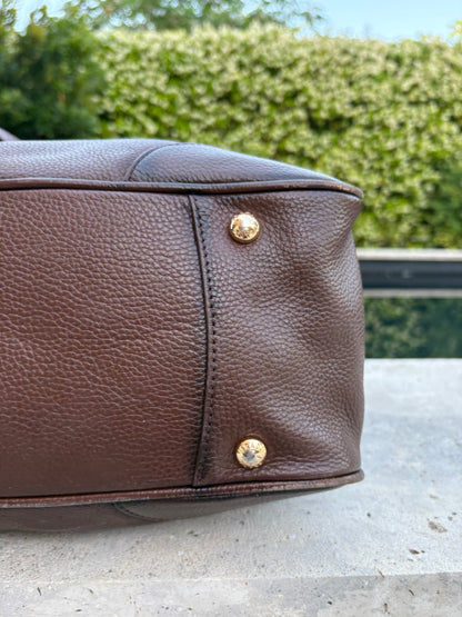 PRADA. Bolso marrón Vitello de piel granulada