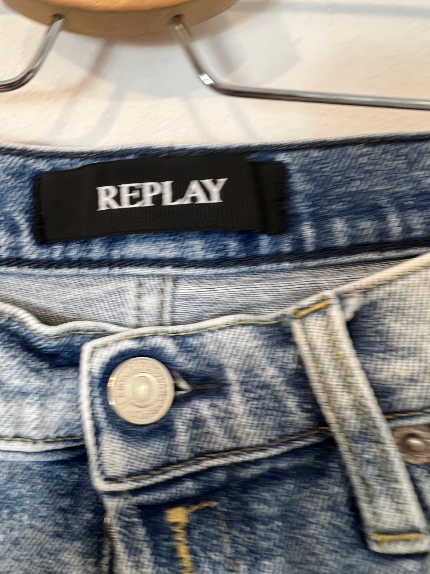 REPLAY. Denim skinny abotonado. T 25 (36)