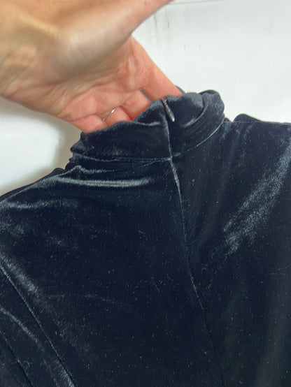 ZARA. Top terciopelo negro hombreras y fruncidos. T XS