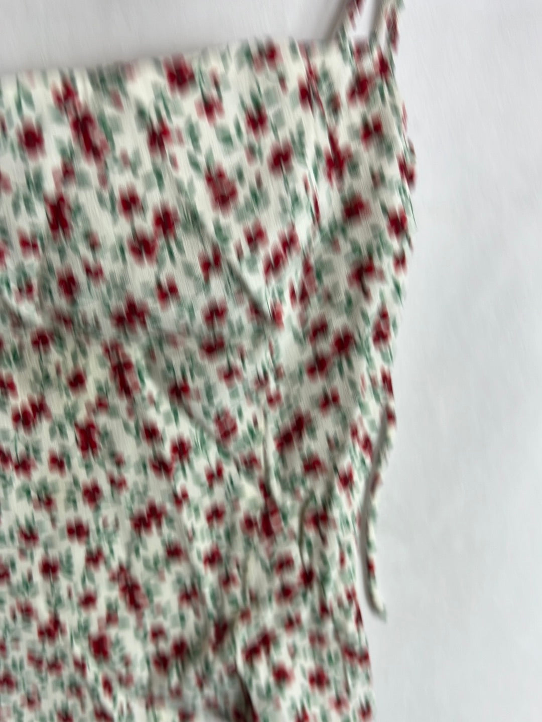 REFORMATION. White mini flower top. T 0 (XS)