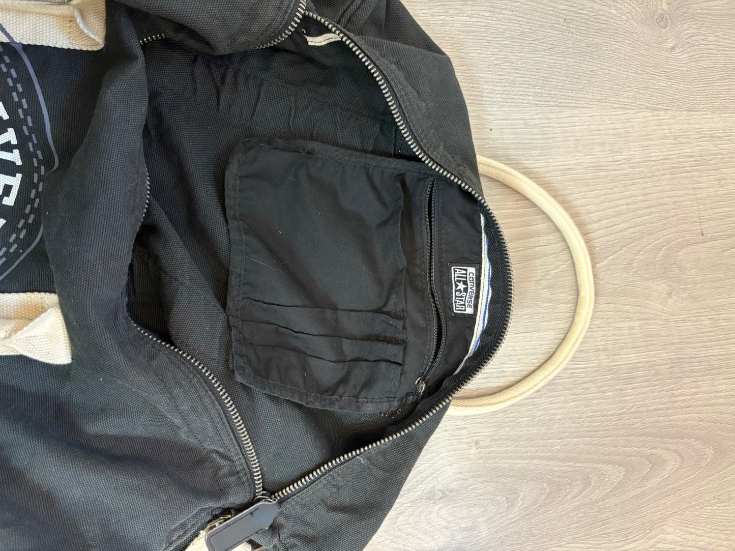 CONVERSE. Bolsa negra de viaje doble asa