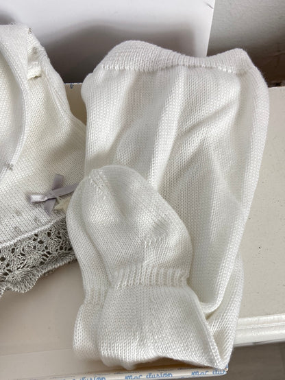 MAC ILLUSION. Romper and white and gray yarn sweater set. Size 0 months