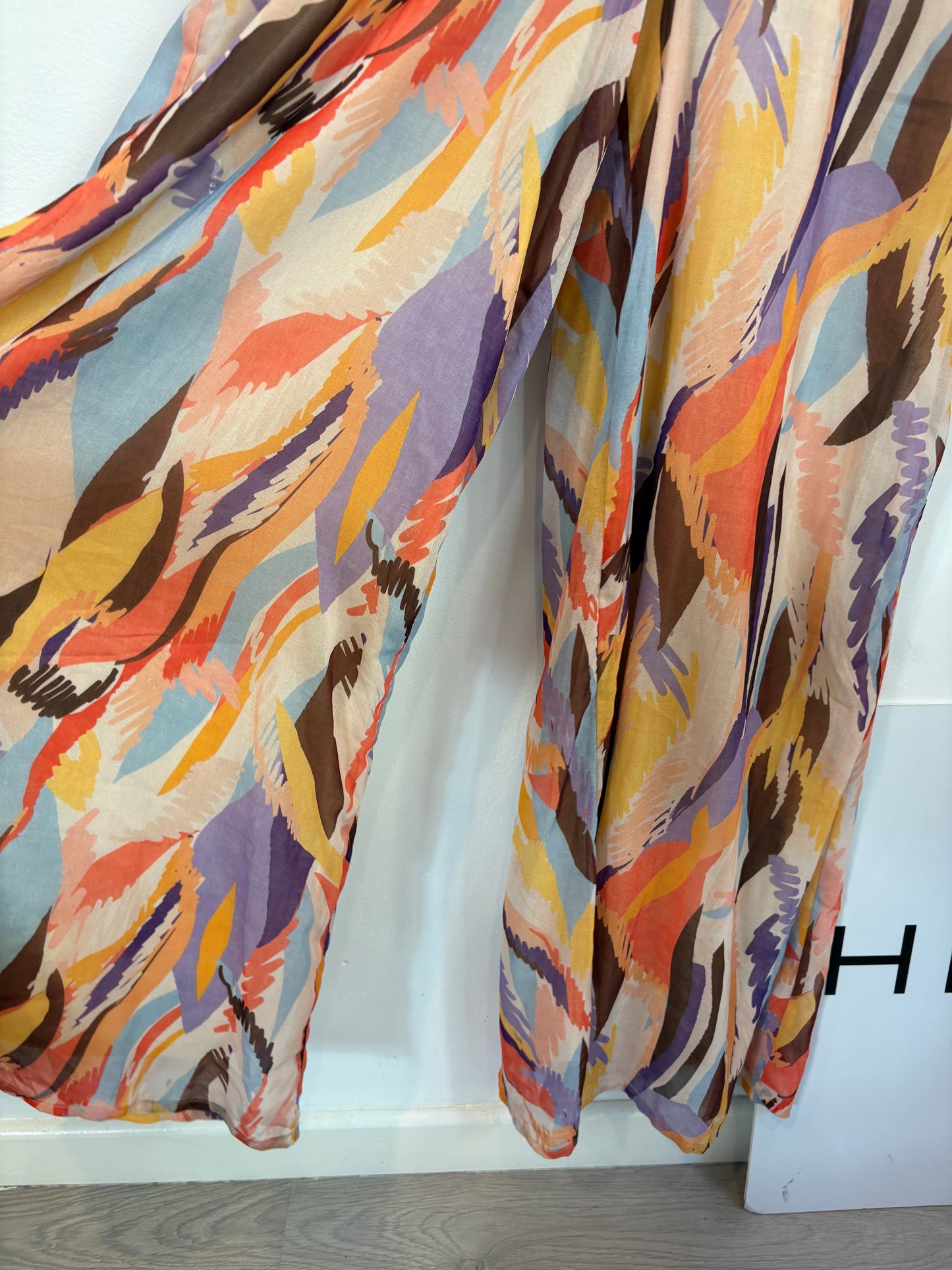 MAGGIE SWEET. Mono largo colores