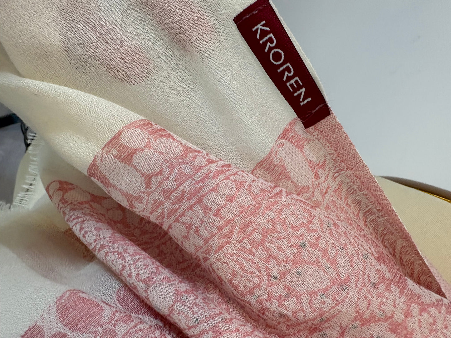 KROREN. Pañuelo rosa tachuelas.