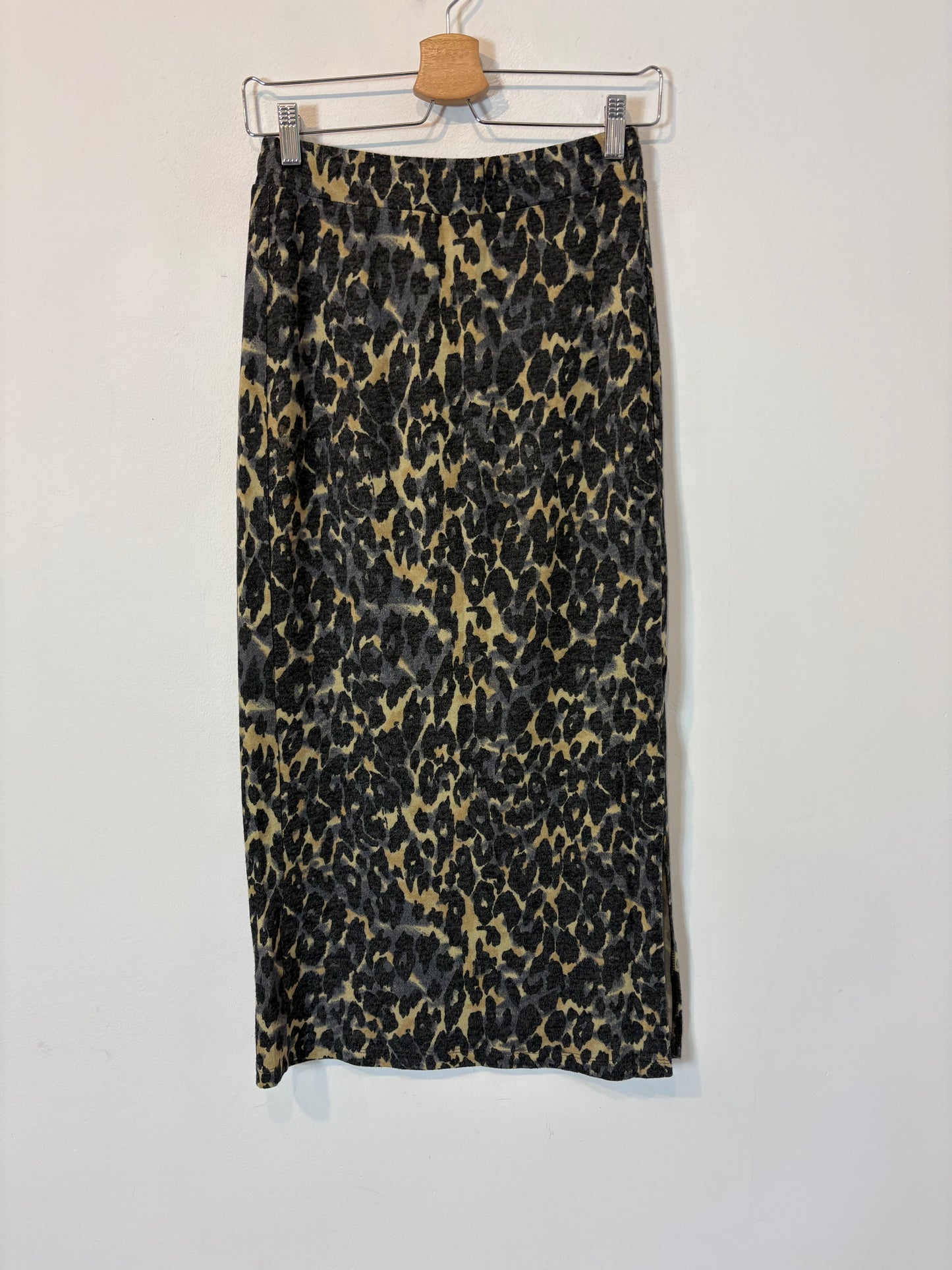 SIMORRA. Falda midi punto estampada