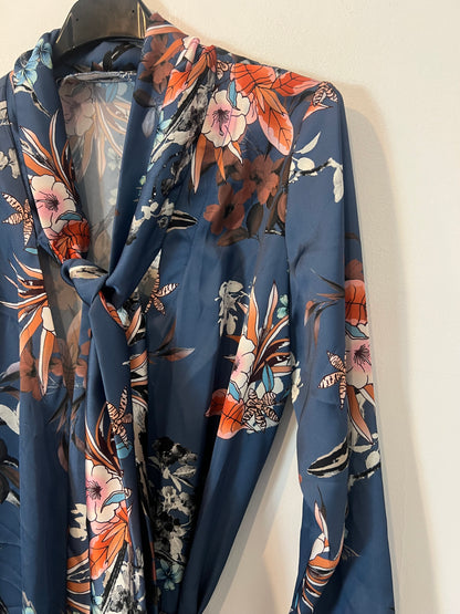 WENDY DRESS. Vestido fluido cruzado plumas. T S