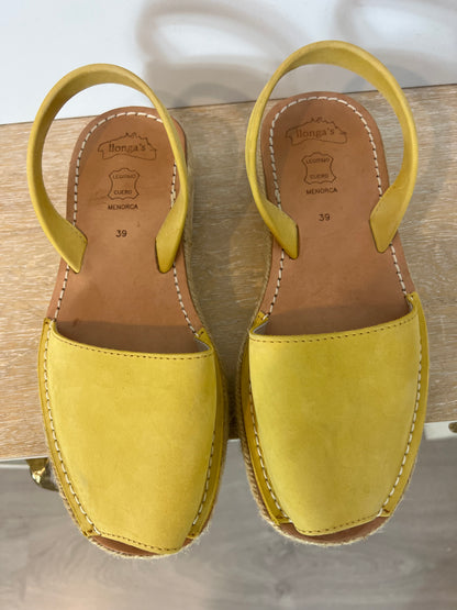 IILONGA´S . Menorquina piel mostaza. T 39