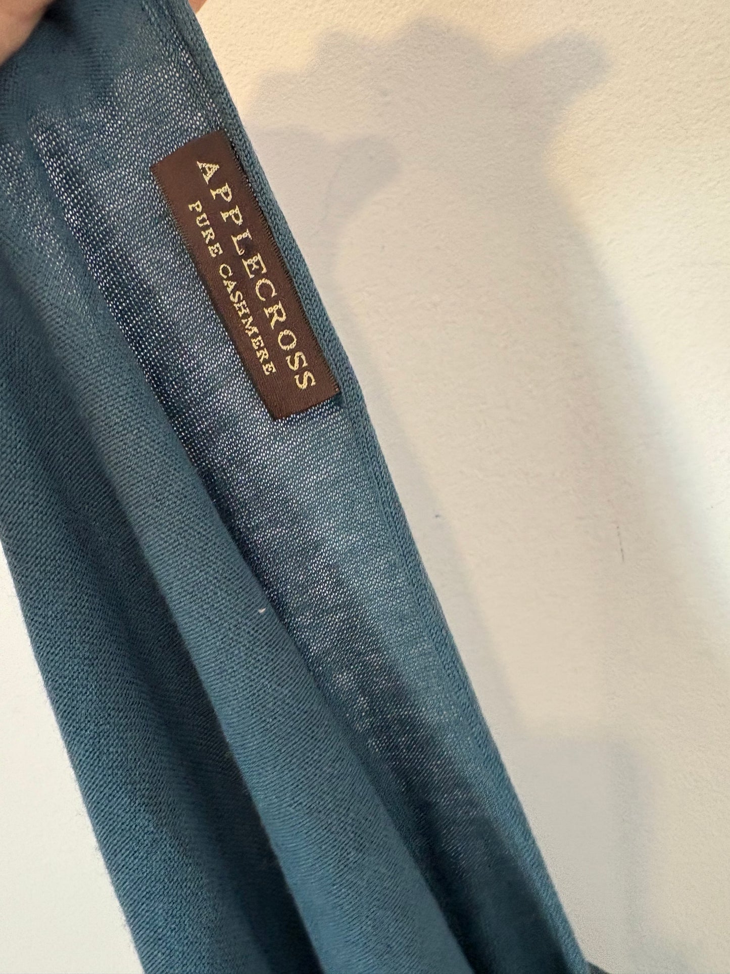 APPLECROSS. Poncho cashmere y seda