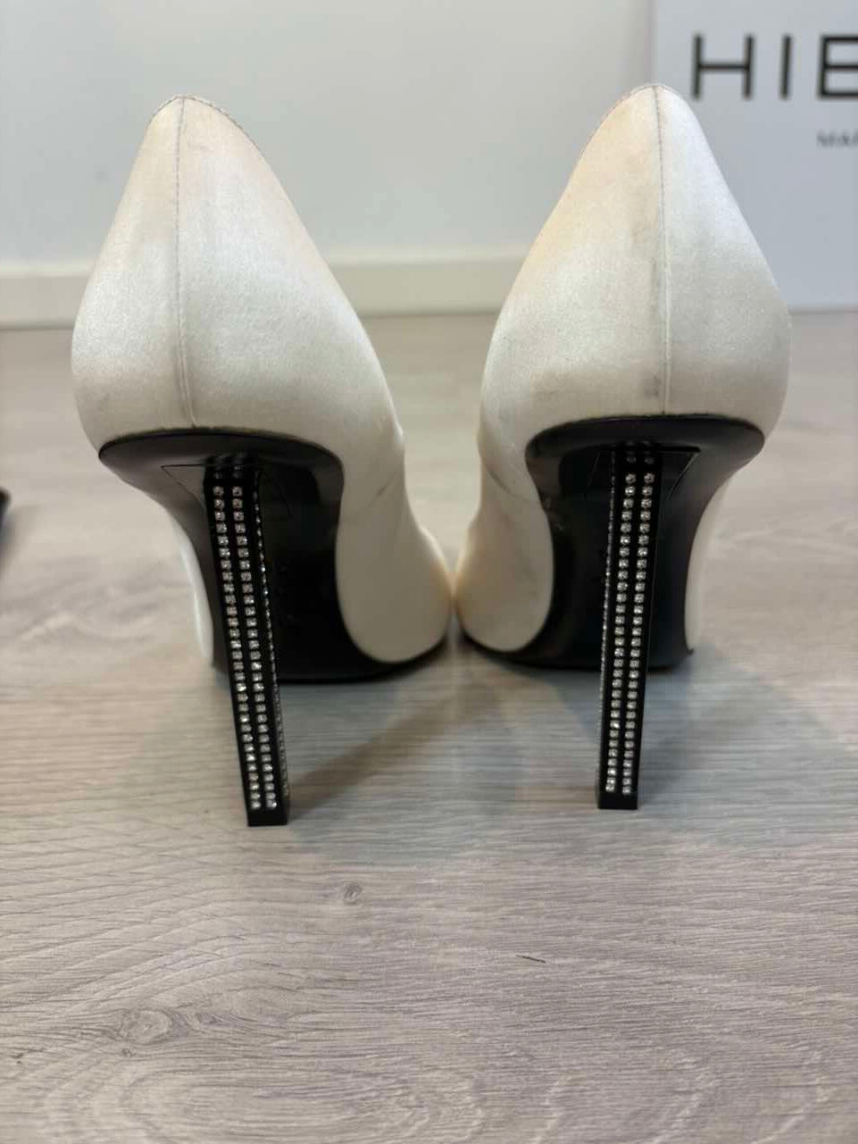 SAINT LAURENT. Tacones seda modelo Tower . T 38,5