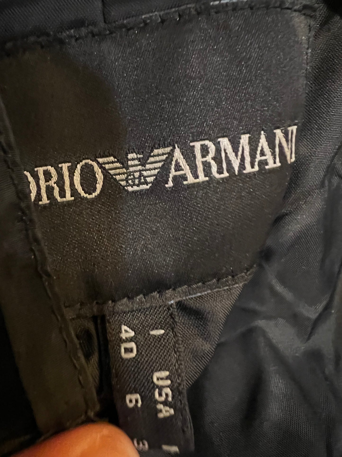 EMPORIO ARMANI. Gabardina negra T.36