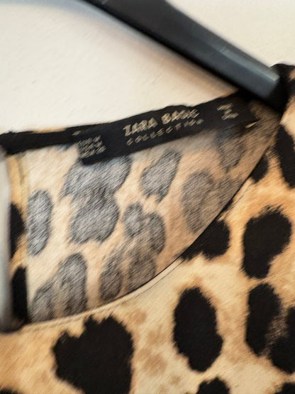 ZARA. Anima print blouse with openings. TM