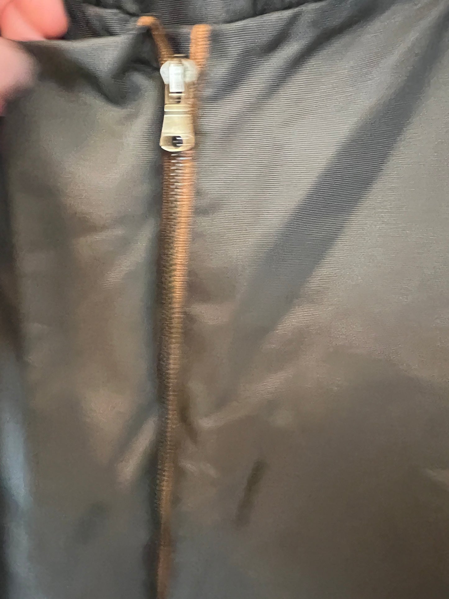 HAKEI. Chaqueta verde caqui corta vientos. T S