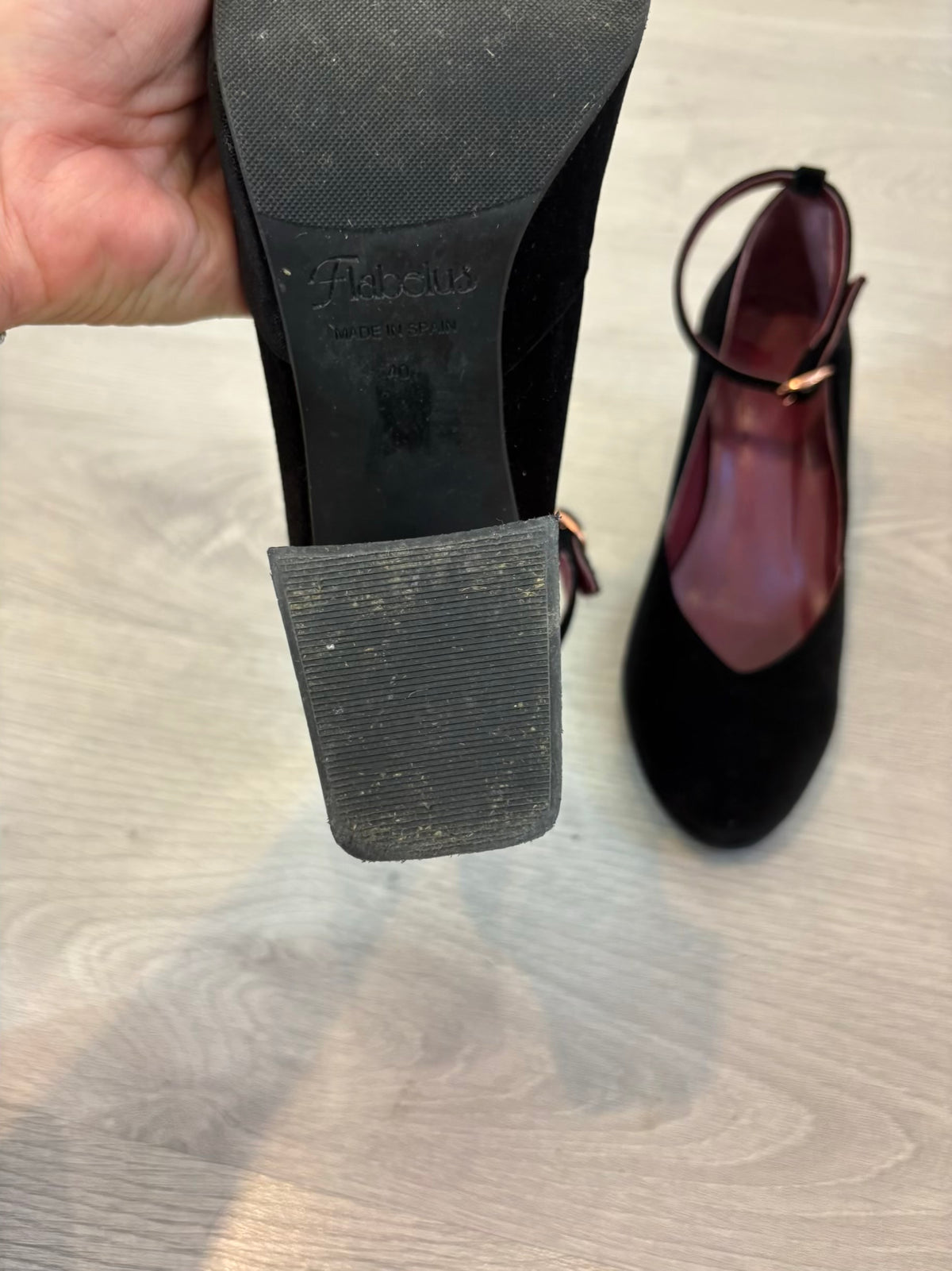 FLABELUS. Tacones terciopelo modelo The D'Orsey Pumps. T 40