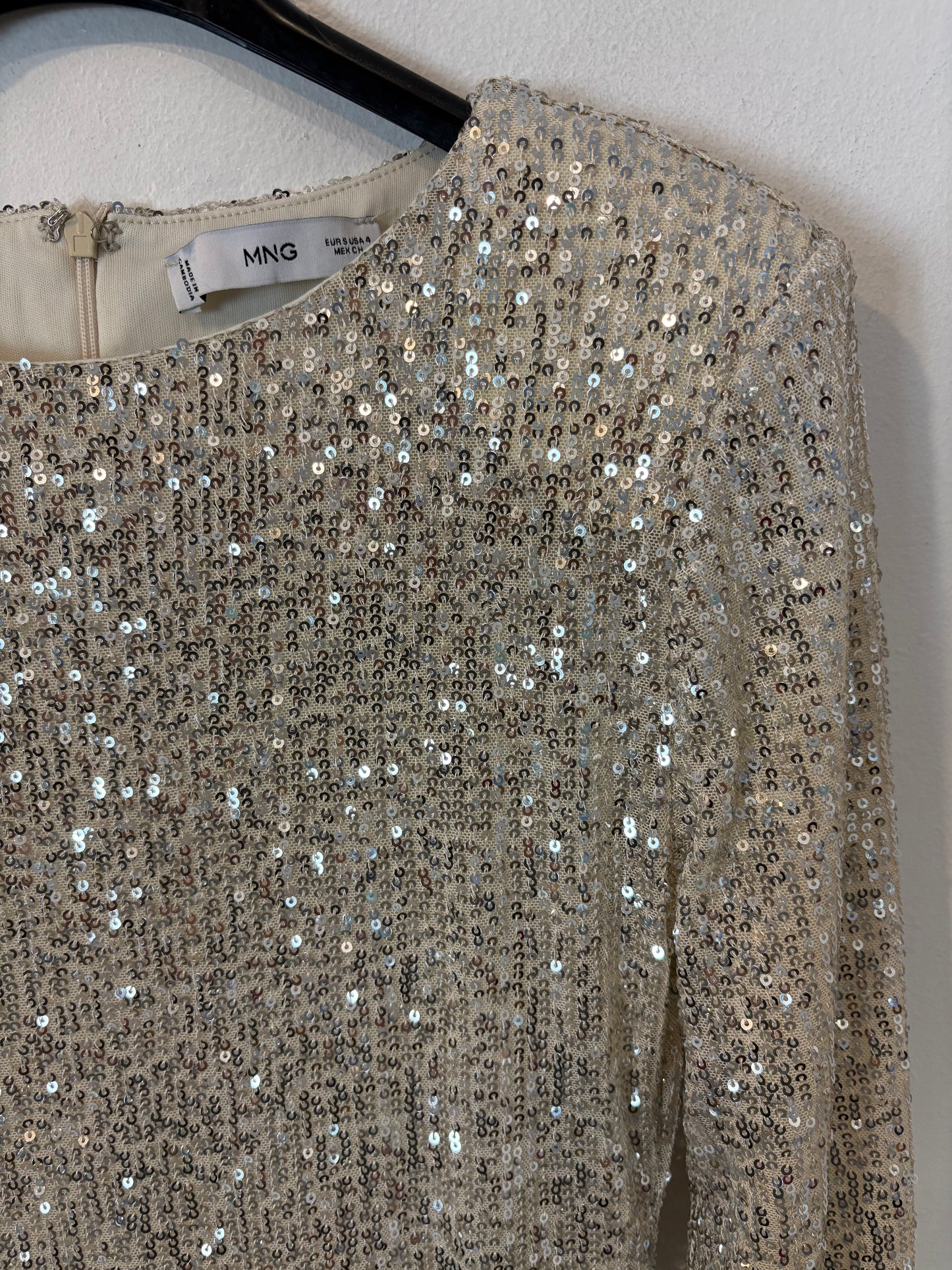 ZARA. Vestido corto lentejuelas doradas