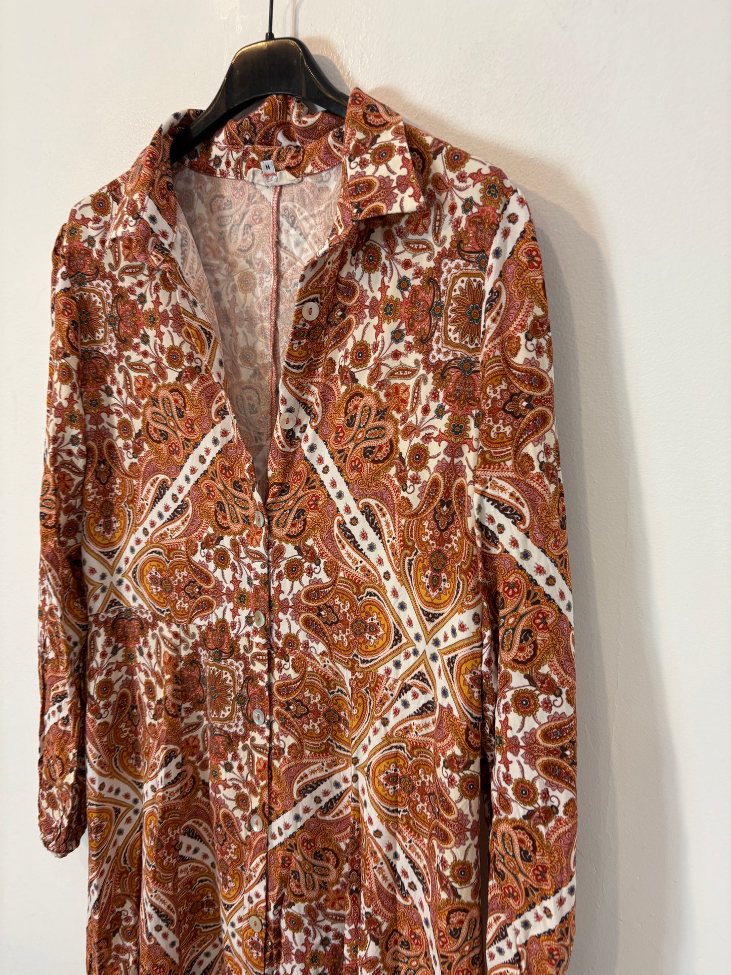 WHITE&amp;ONE. Tile flower kimono Tu(M)