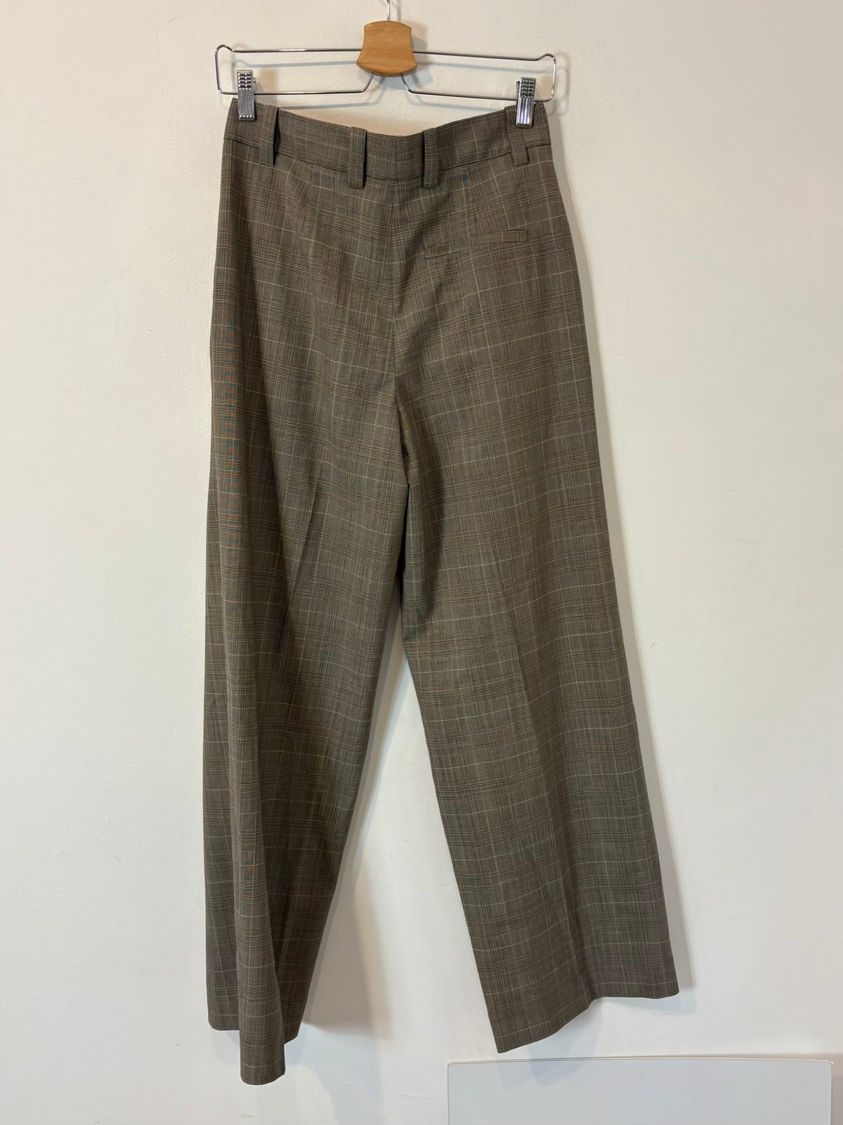MAJE. Pantalón gris cuadros