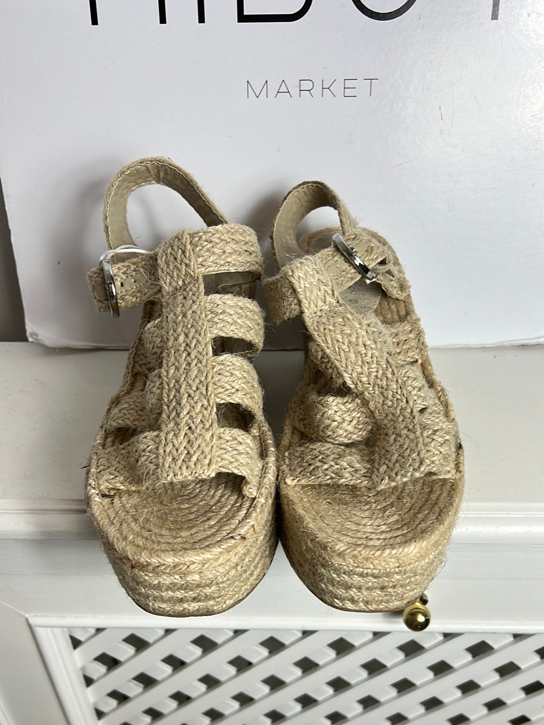 PULL&BEAR . Cuñas tiras esparto. T 39