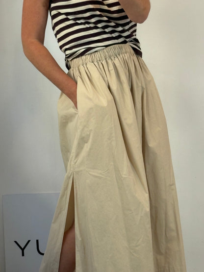 MASSIMO DUTTI. Falda larga beige bolsillos