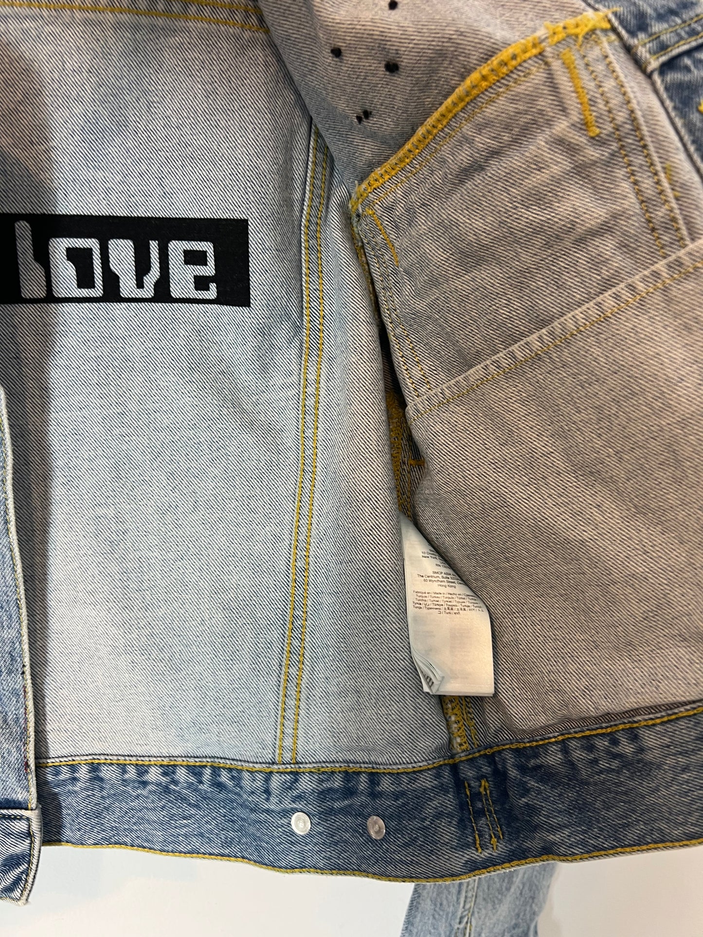 MAJE. Cazadora denim chapas T.36