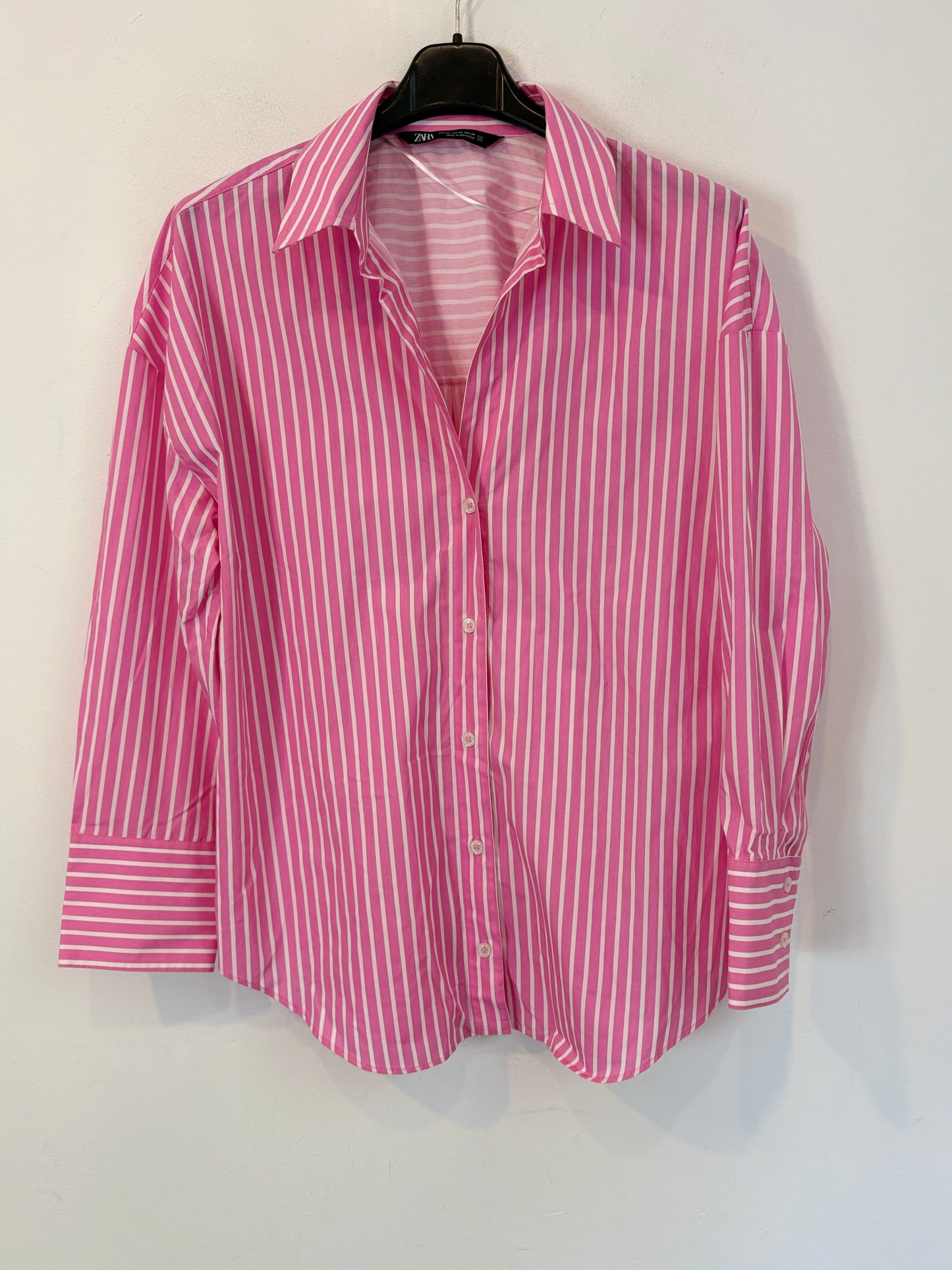 ZARA. Camisa rosa rayas