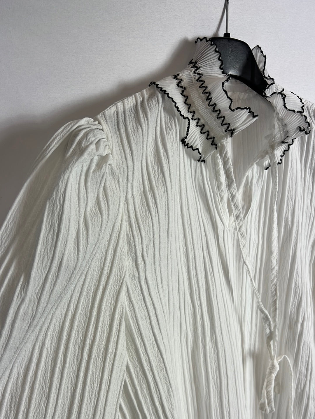 MARIETH. White pleated blouse T.xs