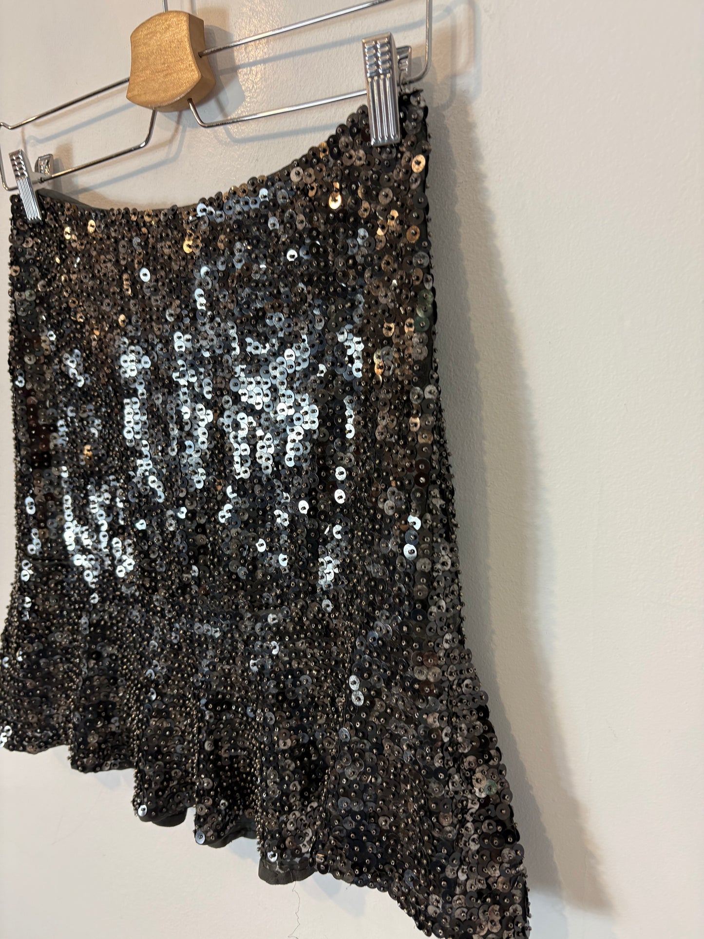 ZARA. Falda corta lentejuelas. T XS