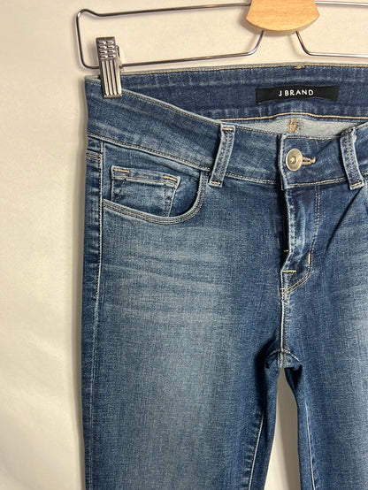 J BRAND. Stretch flared denim. T 27(36)