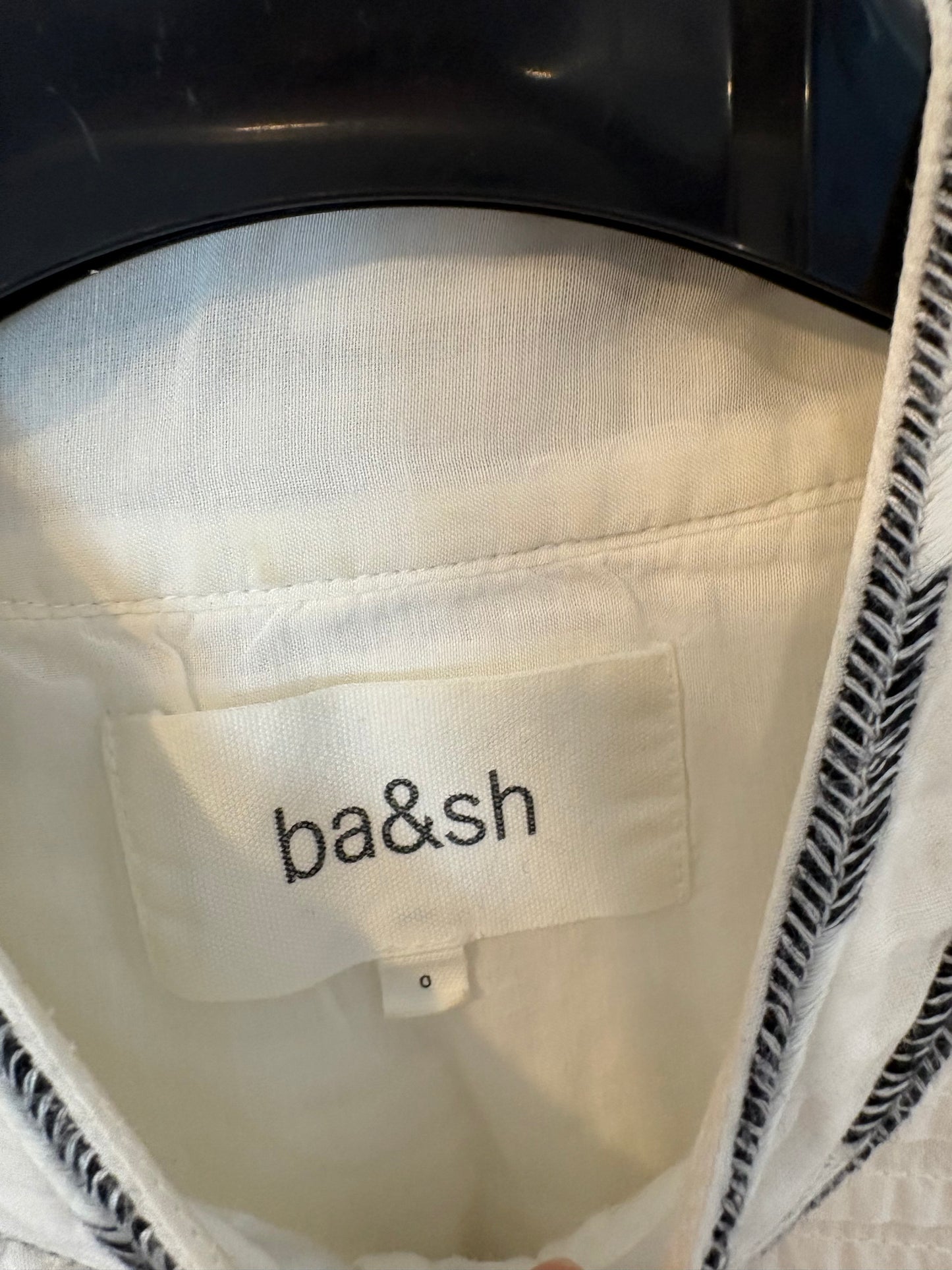 BA&SH. Blusa blanca bordados