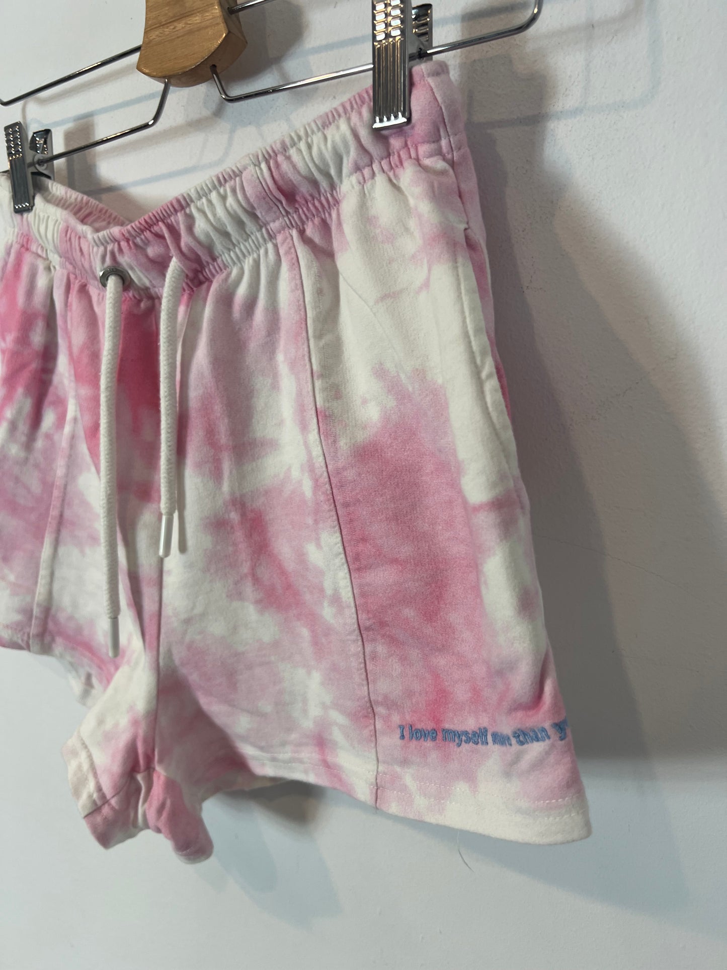 BERSHKA. Pantalón corto tie dye. T M (XS/S)