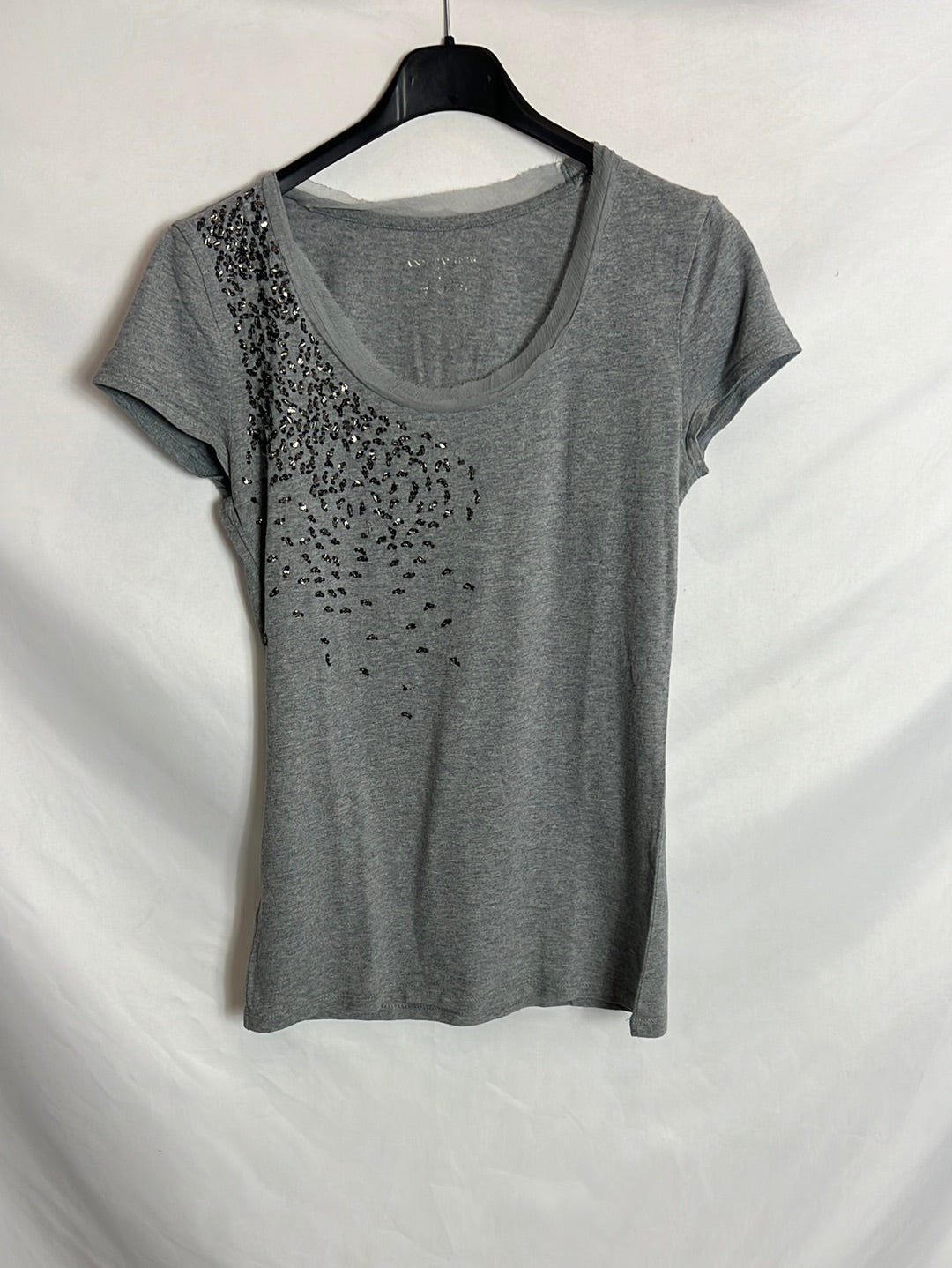 OTHERS. Grey rhinestone t-shirt. TS