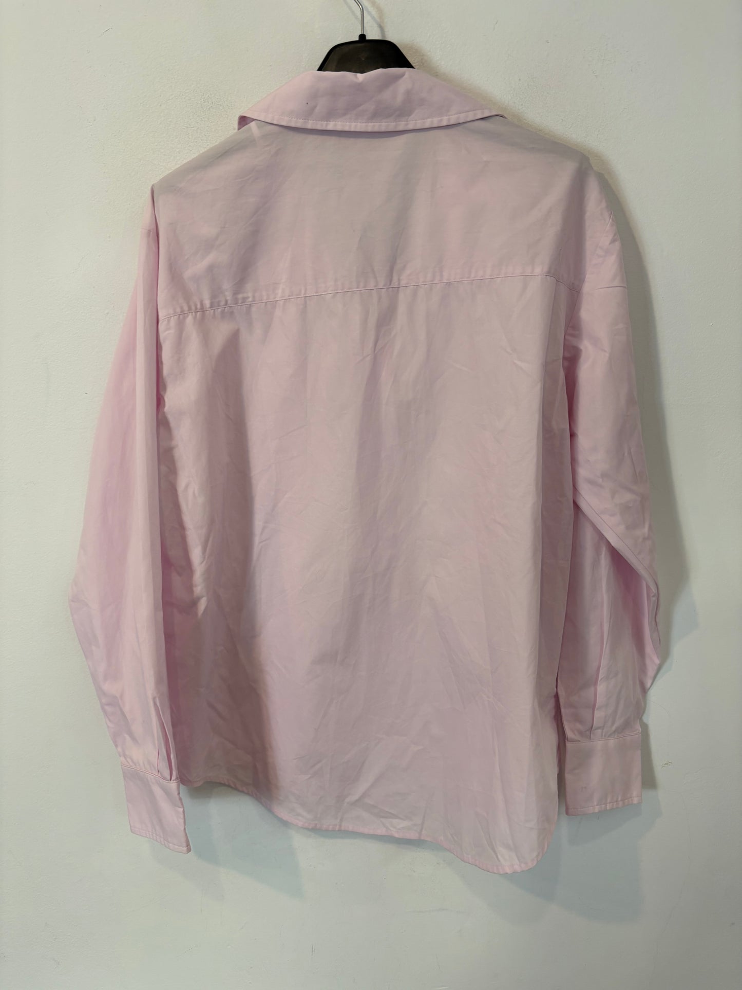ZARA. Camisa rosa claro bolsillo