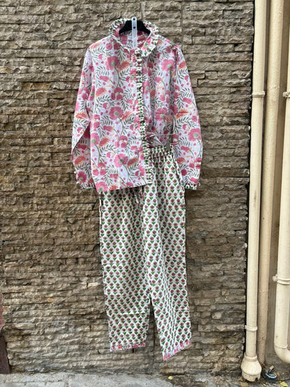 ITURRI ENEA. Conjunto pijamero flores rosas