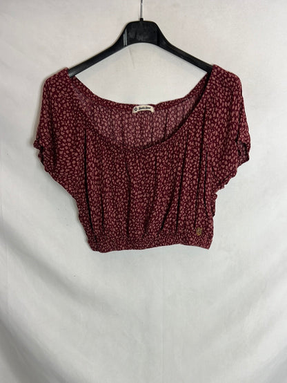 DOUBLE AGENT. Crop top burdeos estampado. T M