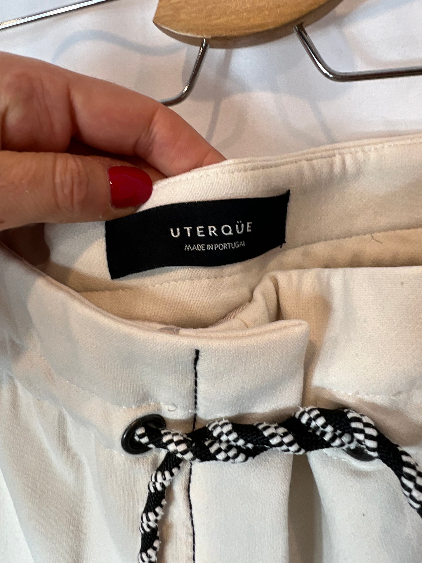 UTERQÜE. Beige slouchy Ts pants