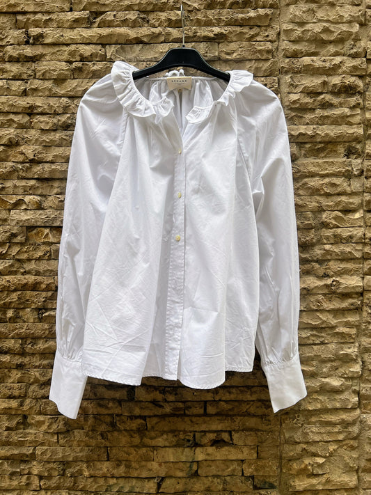 SÉZANE. Blusa blanca cuello