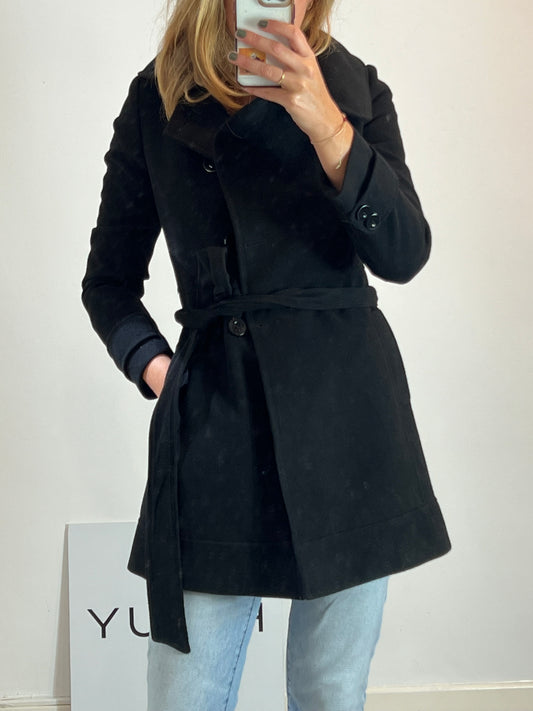YOUNG FORMULA. Black cloth coat with lapels. Size 36