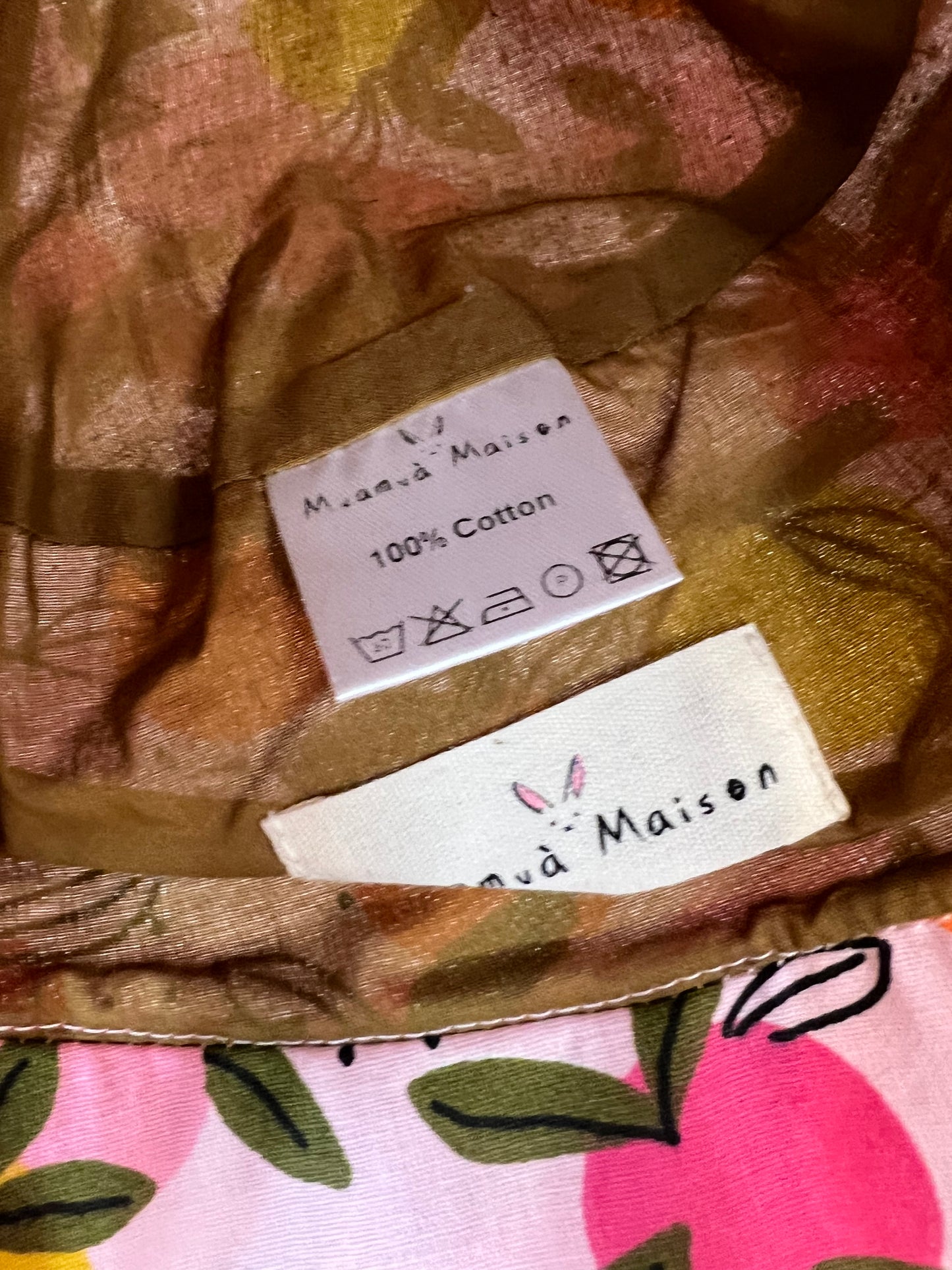 MUAMUA MAISON. Bucket rosa frutas