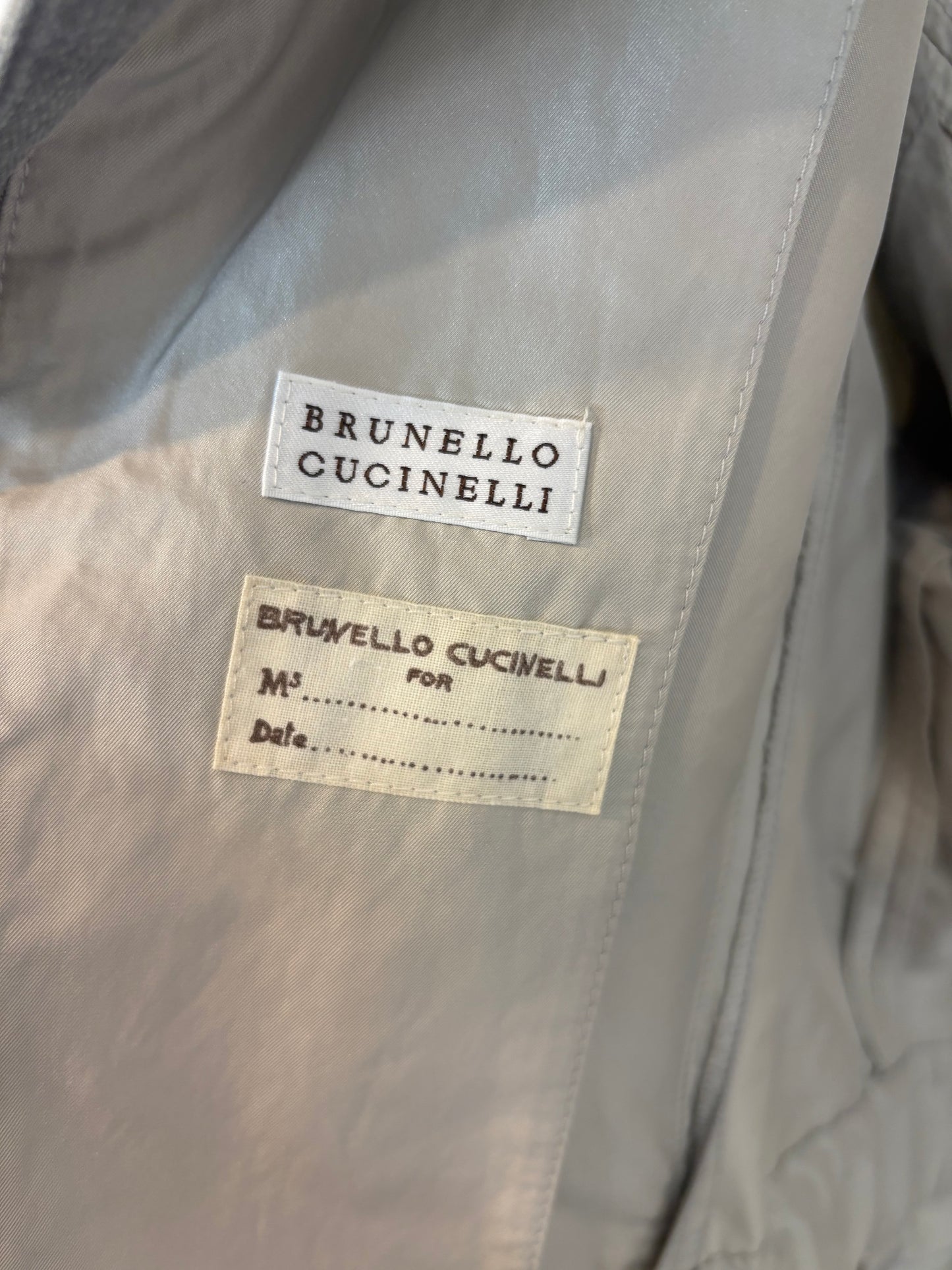 BRUNELLO CUCINELLI. Gabardina beige capucha .