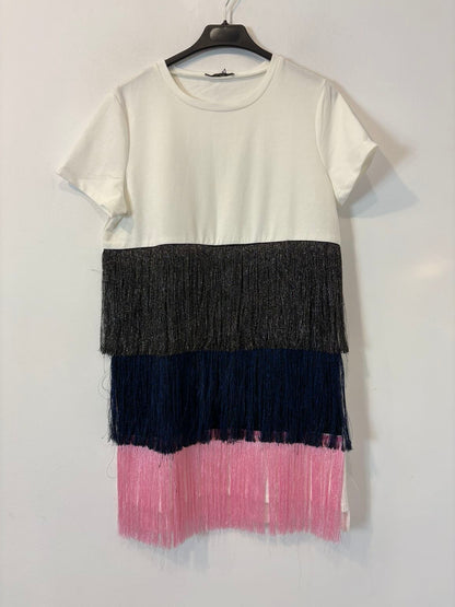 ZARA. Vestido blanco flecos