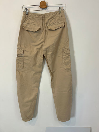 ZARA. Pantalón recto bolsillos T.38