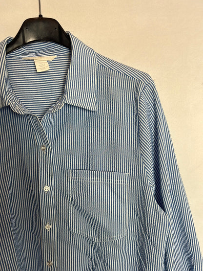 H&amp;M. Striped knotted blouse. Size 40