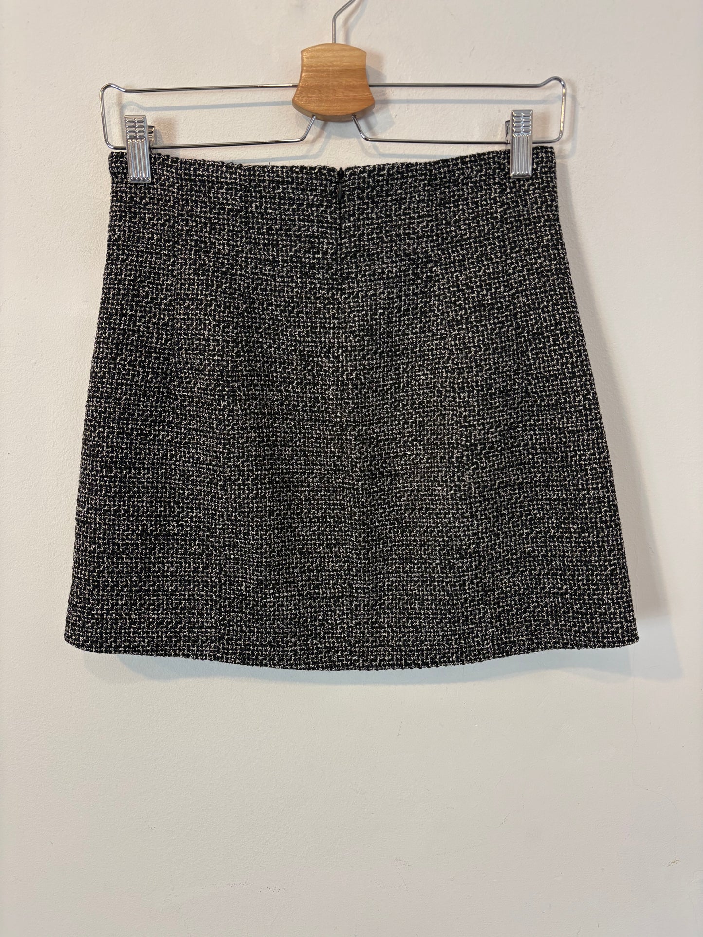 ZARA. Falda corta bicolor