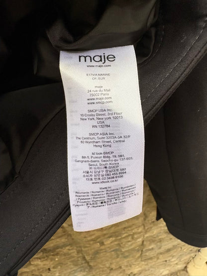 MAJE. Chaqueta negra cinturón