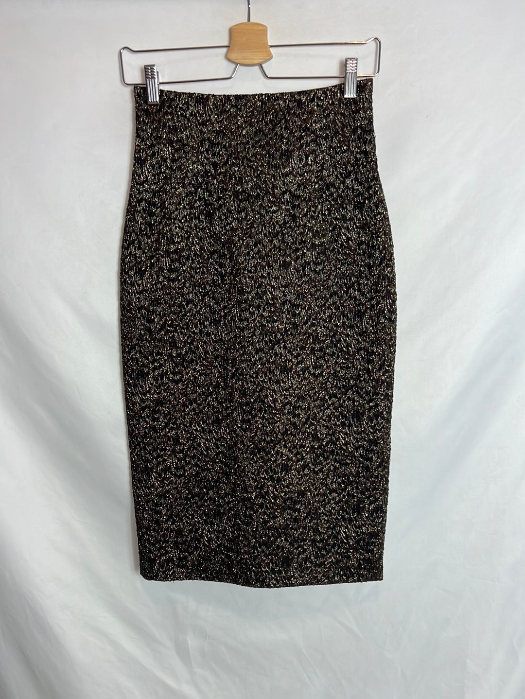 CORTANA. Textured midi pencil skirt. Size 38