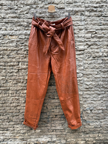 ANTIK BATIK. Pantalón camel pinzas