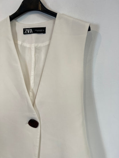 ZARA. Chaleco blanco botón  T.xs